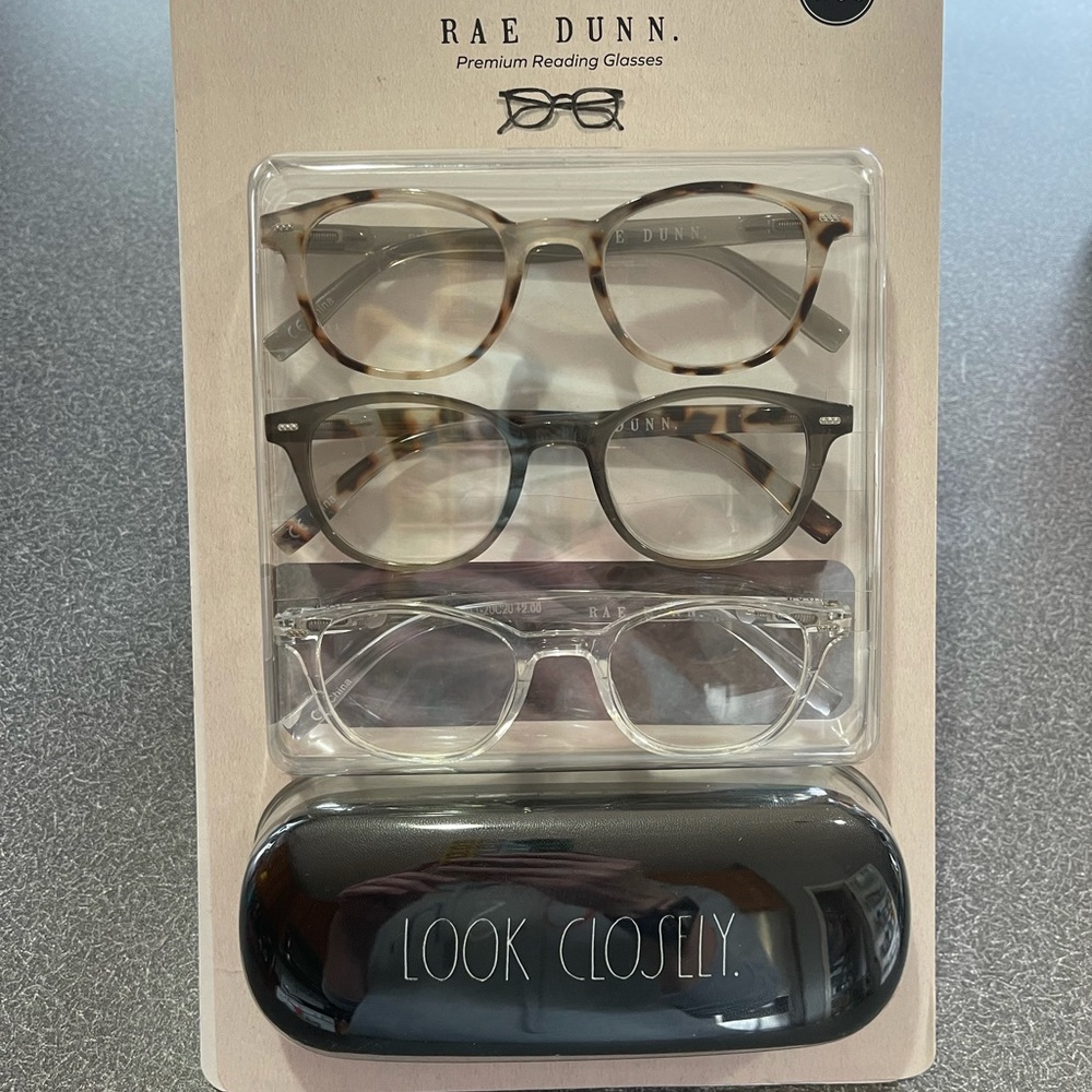Rae Dunn Readers 2.00 NEW 3 pair plus case